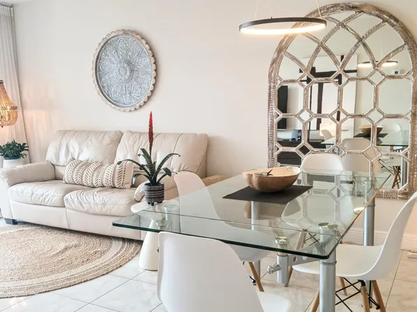 1830 Embassy Dr, West Palm Beach, FL