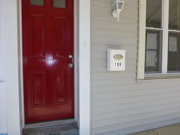 3rd image of 109 E Phil Ellena St