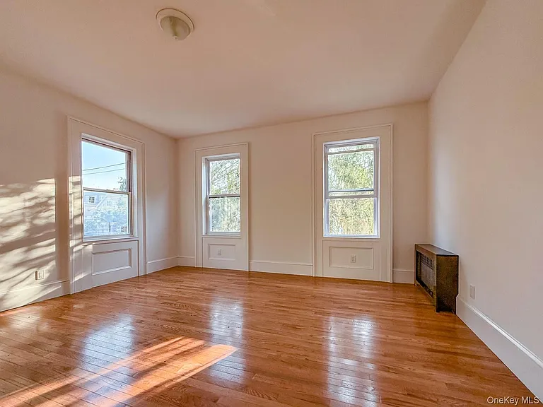 290 N Washington St — Photo 11