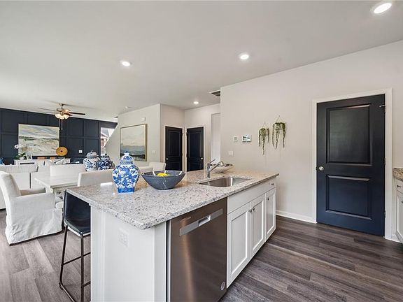 5th image of 3032 Brett Dr