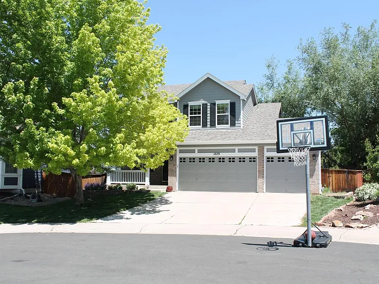1029 Thornbury Pl — Photo 2
