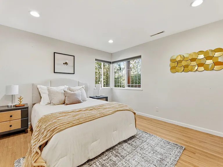 866 Alma Pl — Photo 34