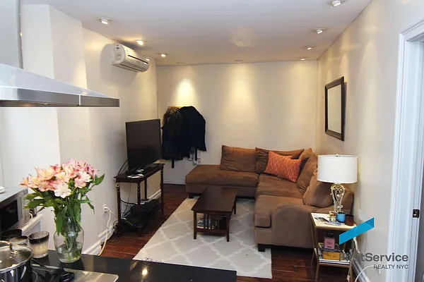 Rented by FirstService Realty (legacy) | media 24