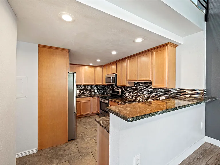 5612 W Center Ave — Photo 10