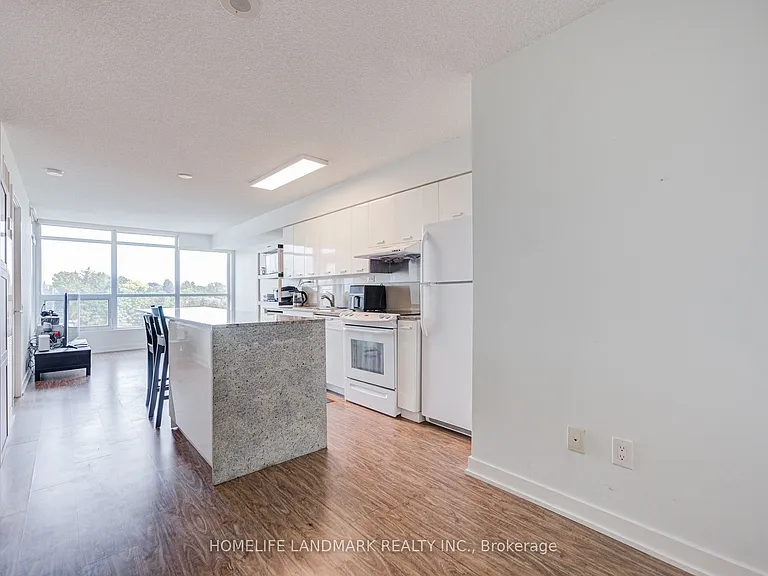 15 Singer Ct #305 — Photo 11