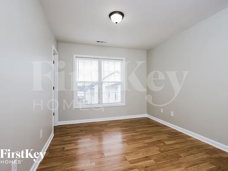 2285 Glen Cove Way — Photo 13