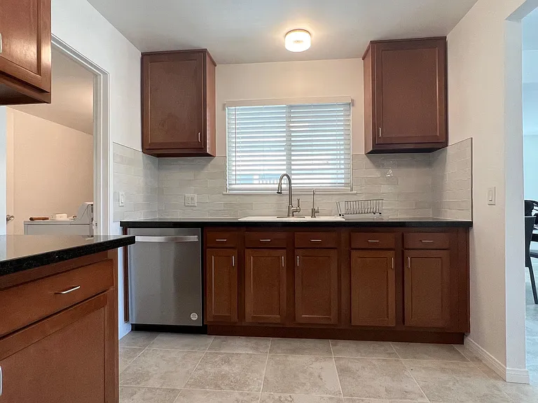 42995 Texas Ave — Photo 4