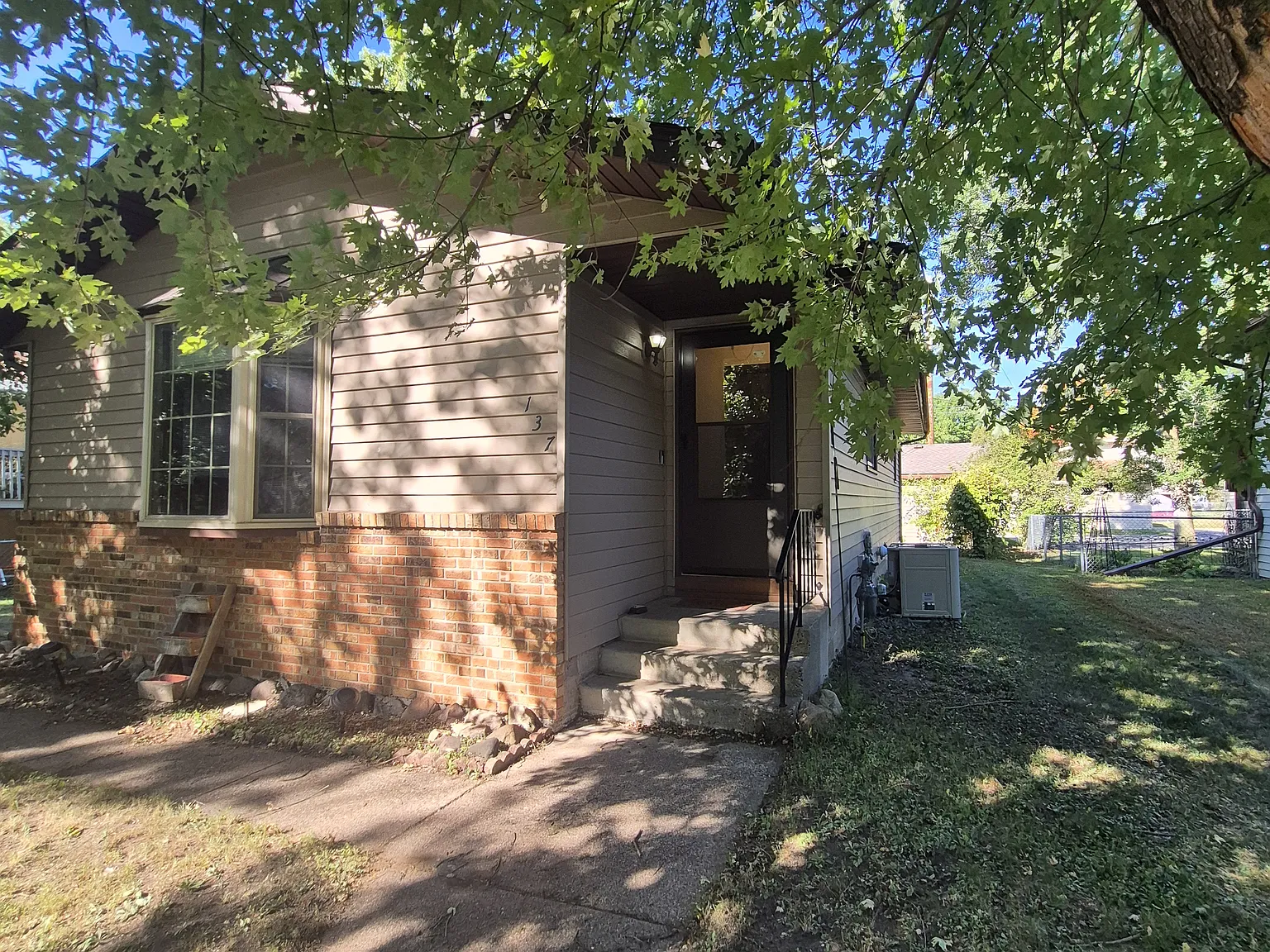 3 bed, 1032 sqft, $1,700 — Photo 2