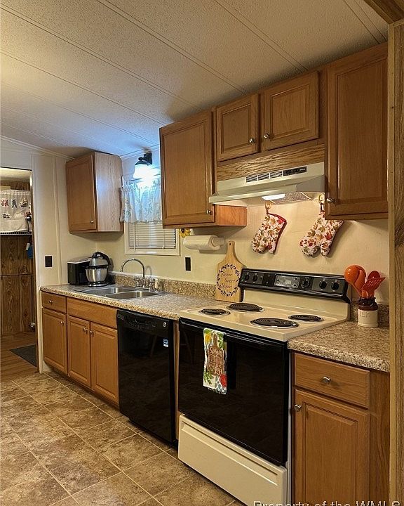 1st image of 4543 Cloverleaf Ln