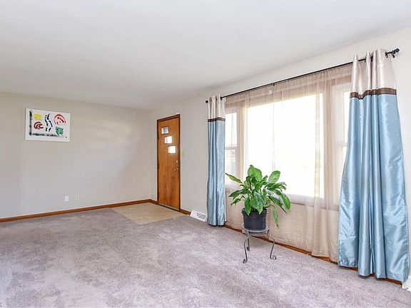 4th image of 2146 Lynn Dr