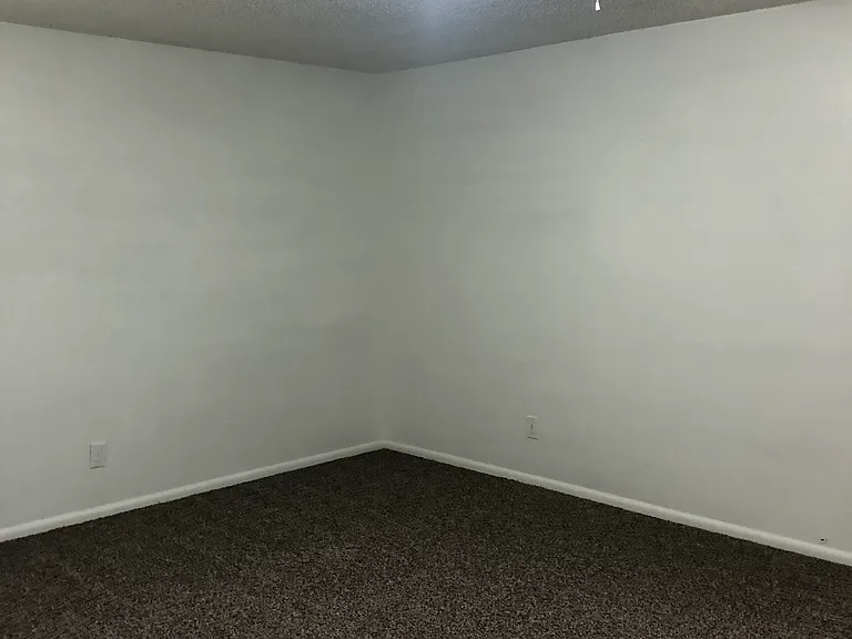 1808 Riverway Dr — Photo 8