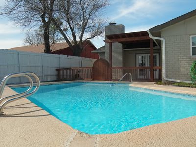 1832 Clear Creek Ln, Carrollton, TX, 75007