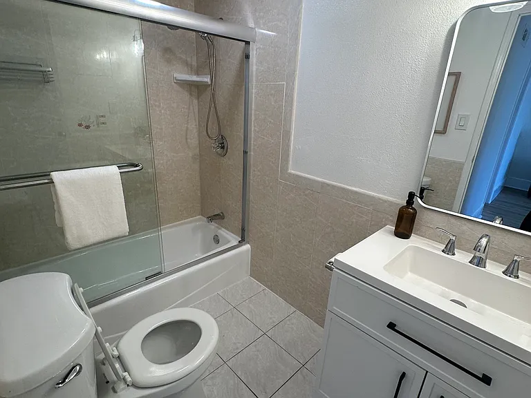 201 Springdale Dr — Photo 14