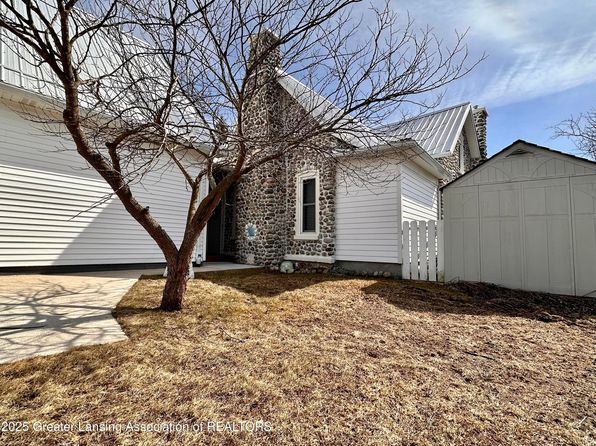 1793 N Shore Dr, Crystal, MI 48818