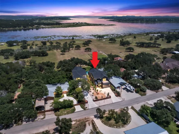 2854 Lakeshore Dr, Canyon Lake, TX 78133