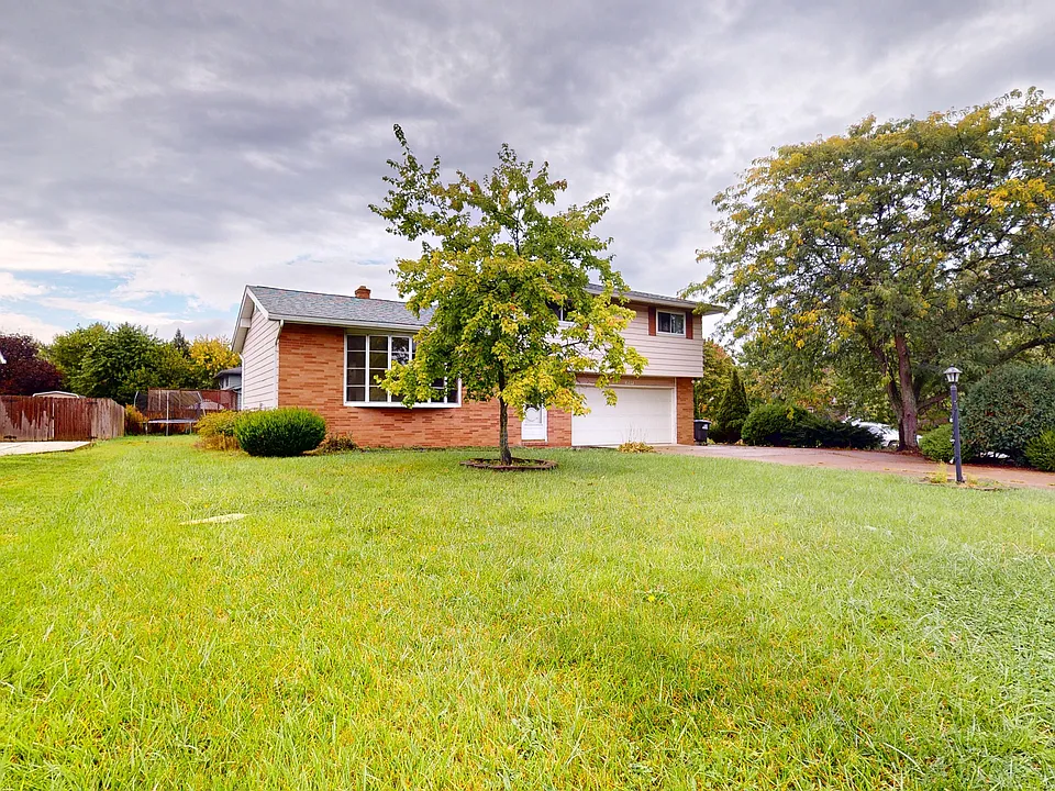 1064 Blueberry Hill Dr