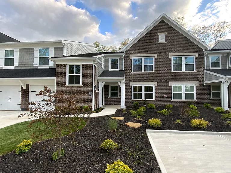 2657 Golden Leaf Dr — Photo 2