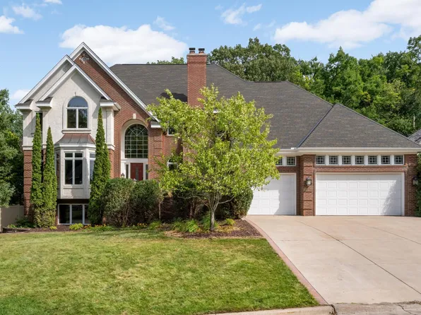 14709 White Oak Dr, Burnsville, MN 55337