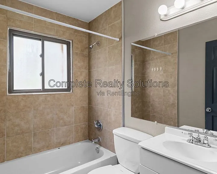 1926 Hudson Rd — Photo 13