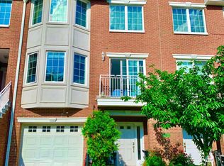 335 Soundview Ln, College Point, NY 11356