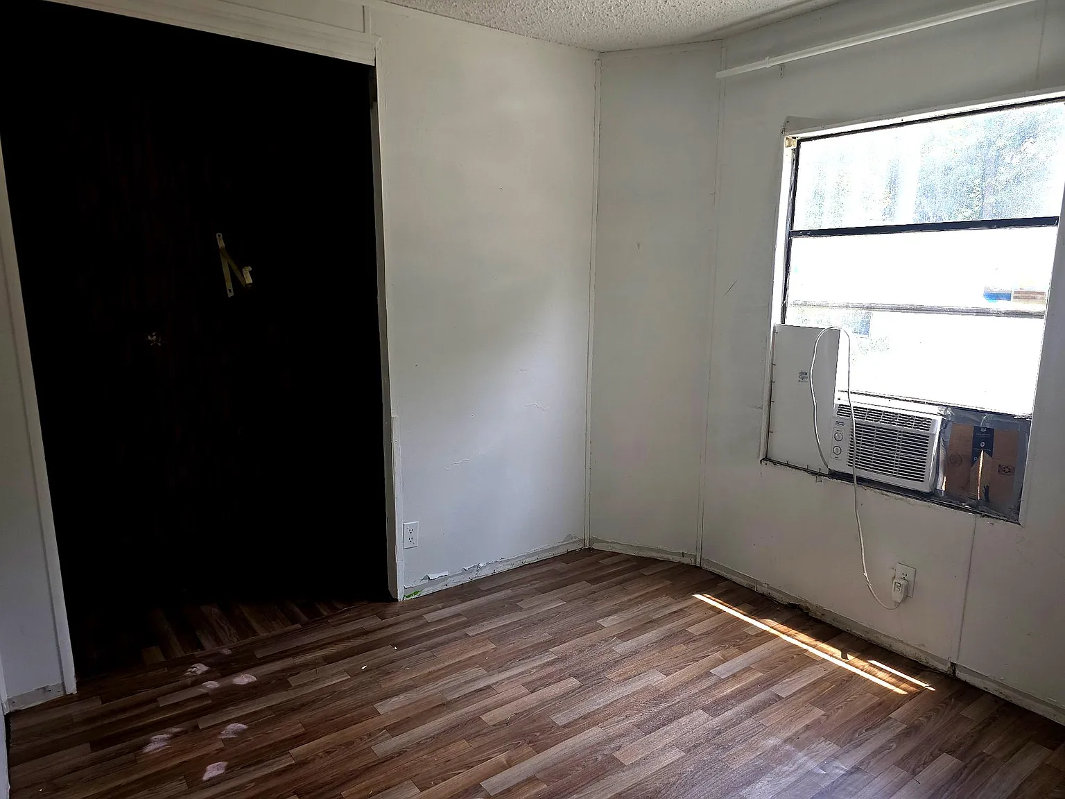 110 Deborah Drive . - 14 — Photo 3