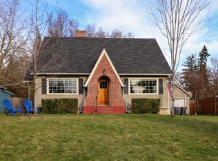 105 S Keene Way Dr, Medford, OR