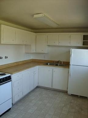 2nd image of 684 Moore St
