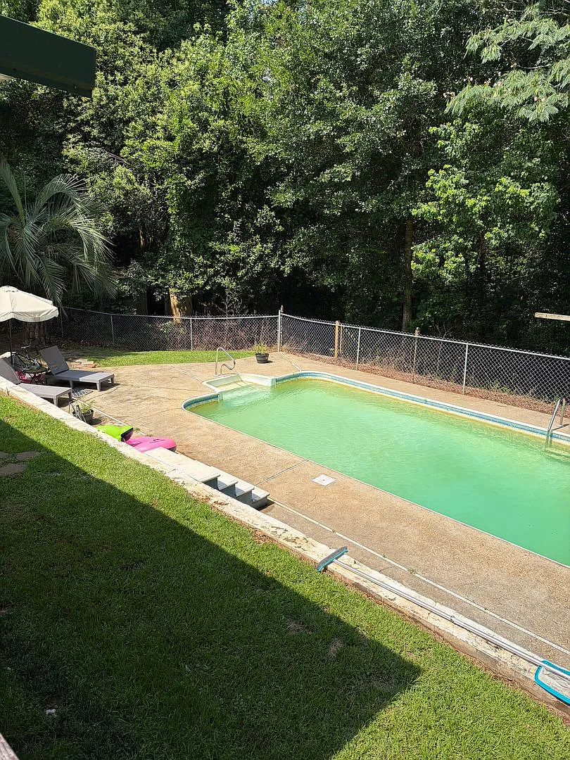 Nice home with pool! — Photo 3