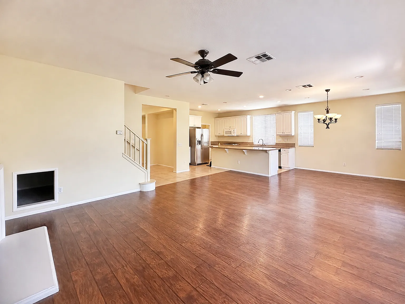 4 bed, 2.5 bath, 2274 sqft, $3,245 — Photo 3