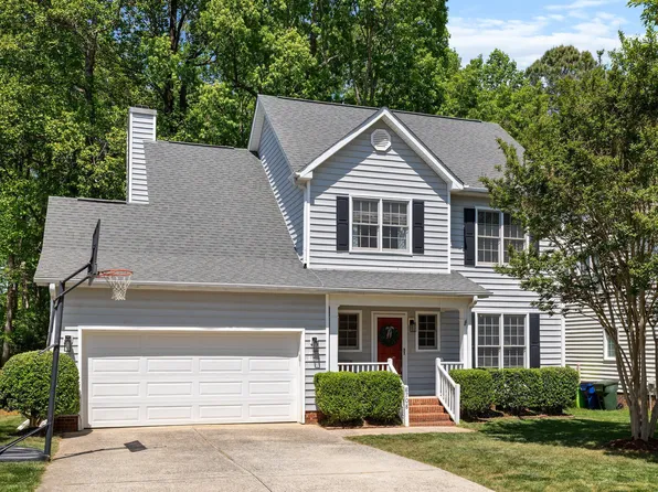8708 Erinsbrook Dr, Raleigh, NC 27617