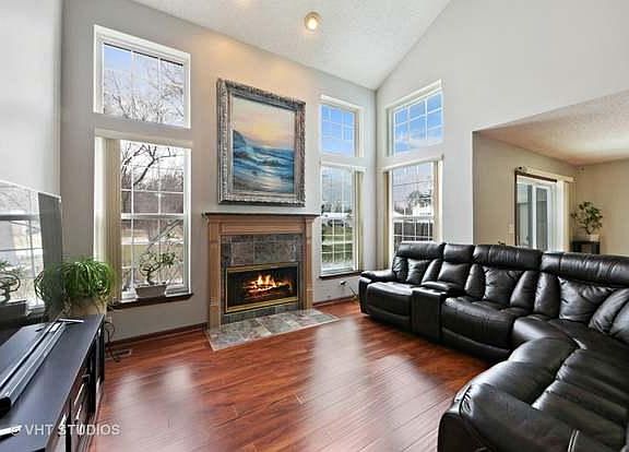 2nd image of 616 Glenwood Ln