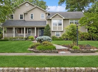 4 Manchester Dr, Westfield, NJ