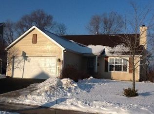 419 Ridgeview Dr, Genoa City, WI 53128