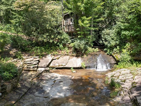 5th image of 119 Mountain Bluff Trl