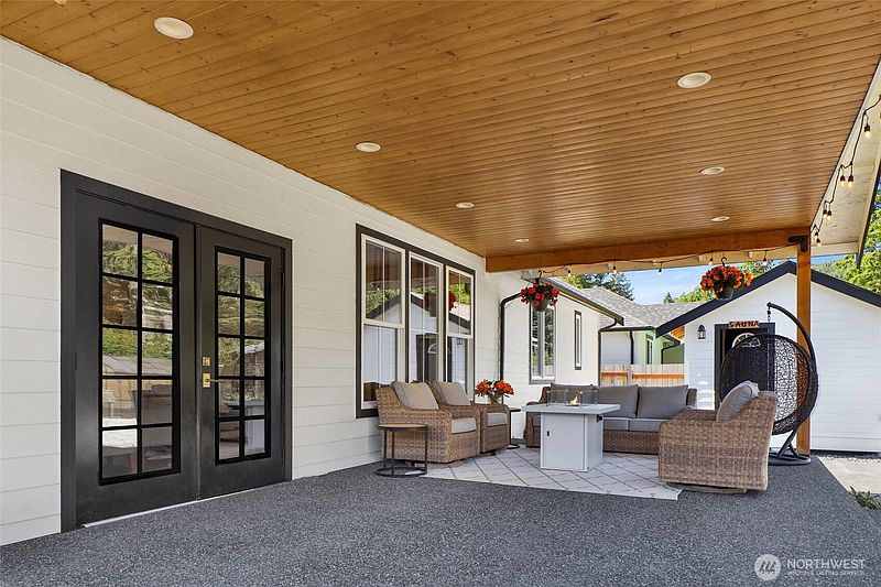 5th image of 8209 Colfax Court