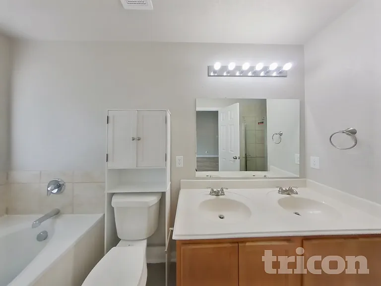 1714 Coxwold Ct — Photo 11