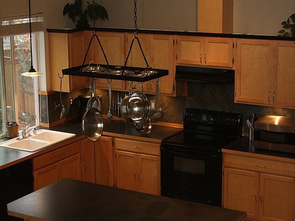 Spacious Kitchen