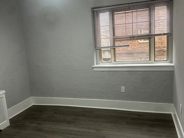 215-18 W Walnut Ln #C401 — Photo 27
