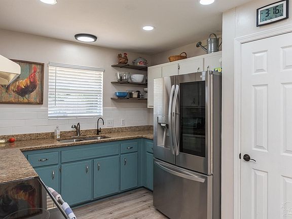 4th image of 705 Colemo Place Dr