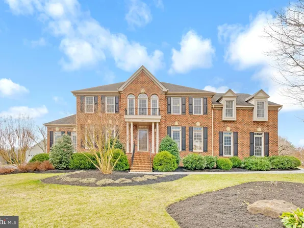 15301 Surrey House Way, Centreville, VA 20120