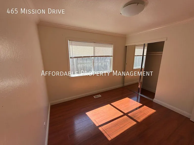 465 Mission Dr — Photo 23