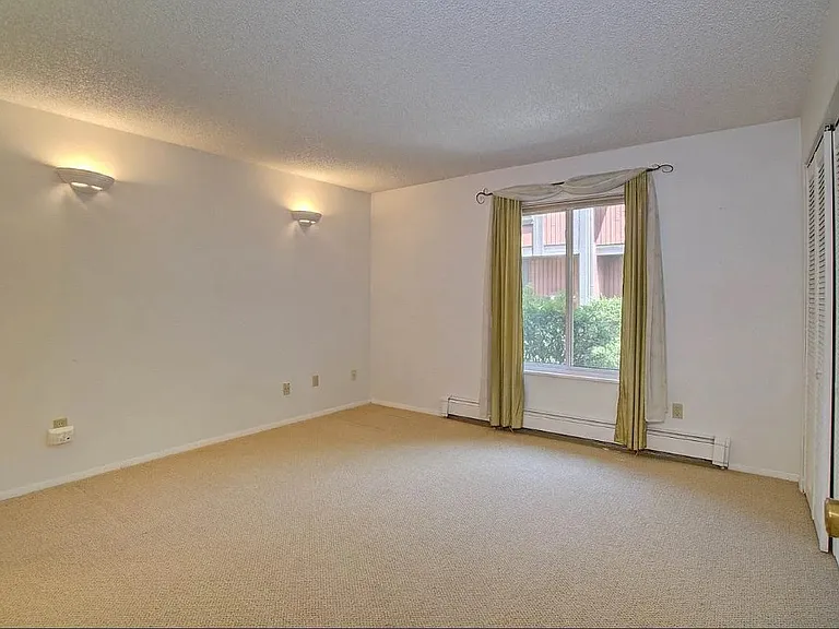 1155 Lakeside Dr #204 — Photo 2