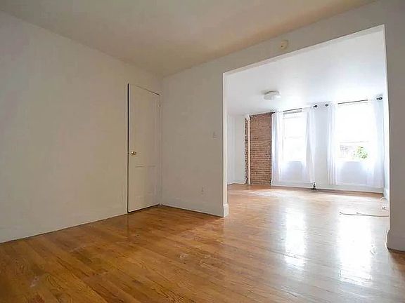 4th image of 276 E 10th St #F