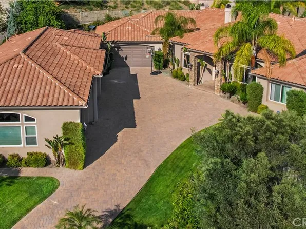 22928 San Joaquin Dr E, Canyon Lake, CA 92587