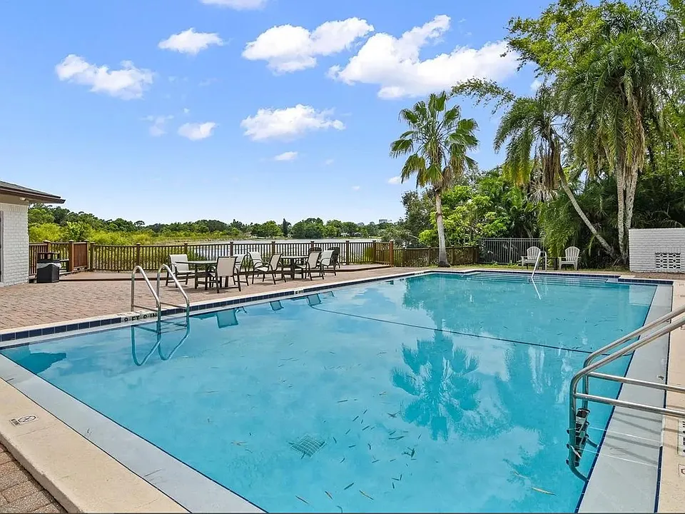 Lakeside Pool