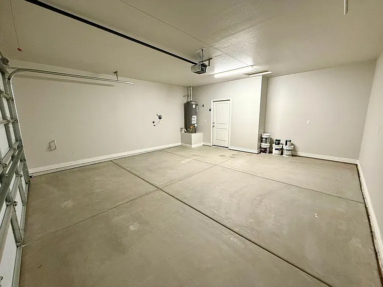 3368 N Apache St — Photo 37