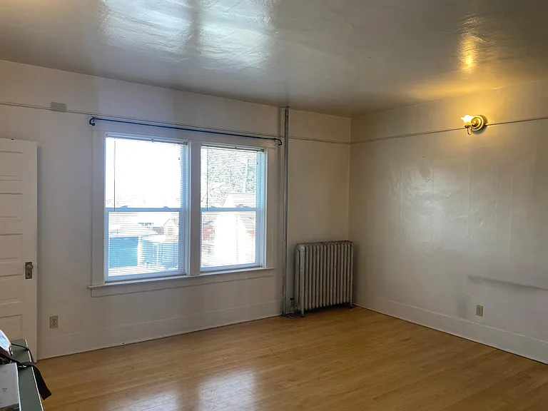 336 S 6th St W #1-24 — Photo 12