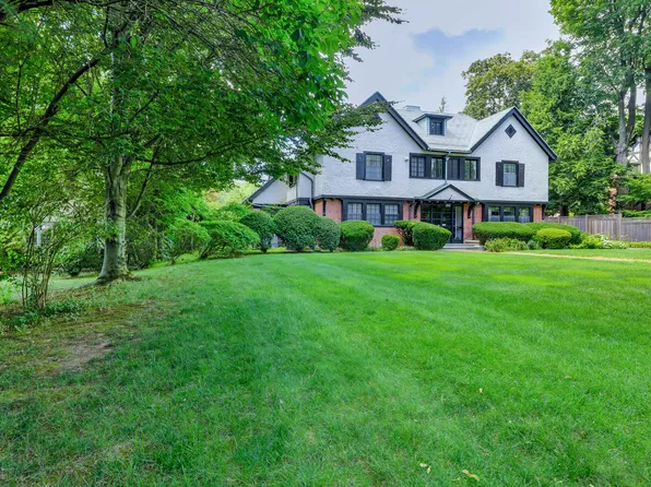 1033 Prospect Avenue, West Hartford, CT 06105