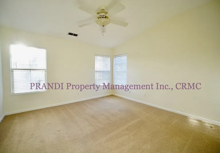14 Pizarro Ave — Photo 13
