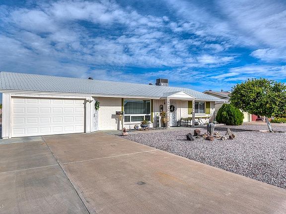 3rd image of 10826 W Canterbury Dr